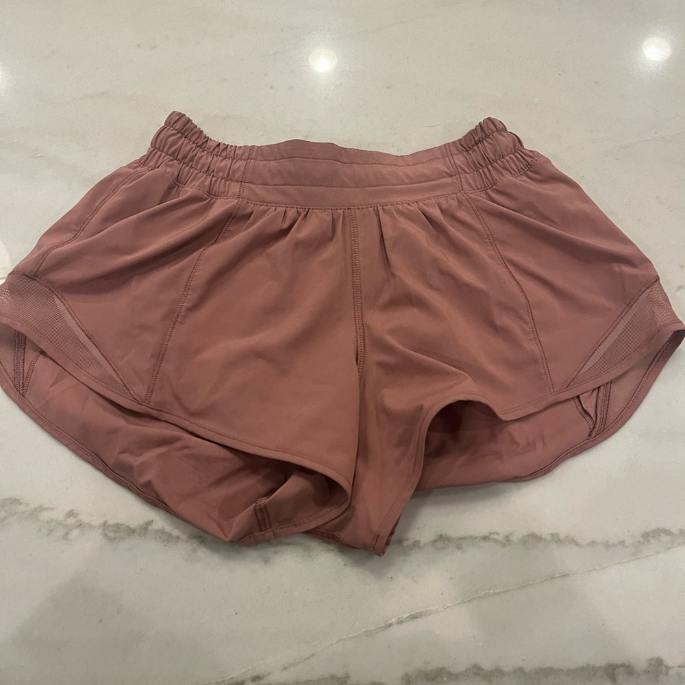 Lululemon Hotty Hot Shorts 2.5
